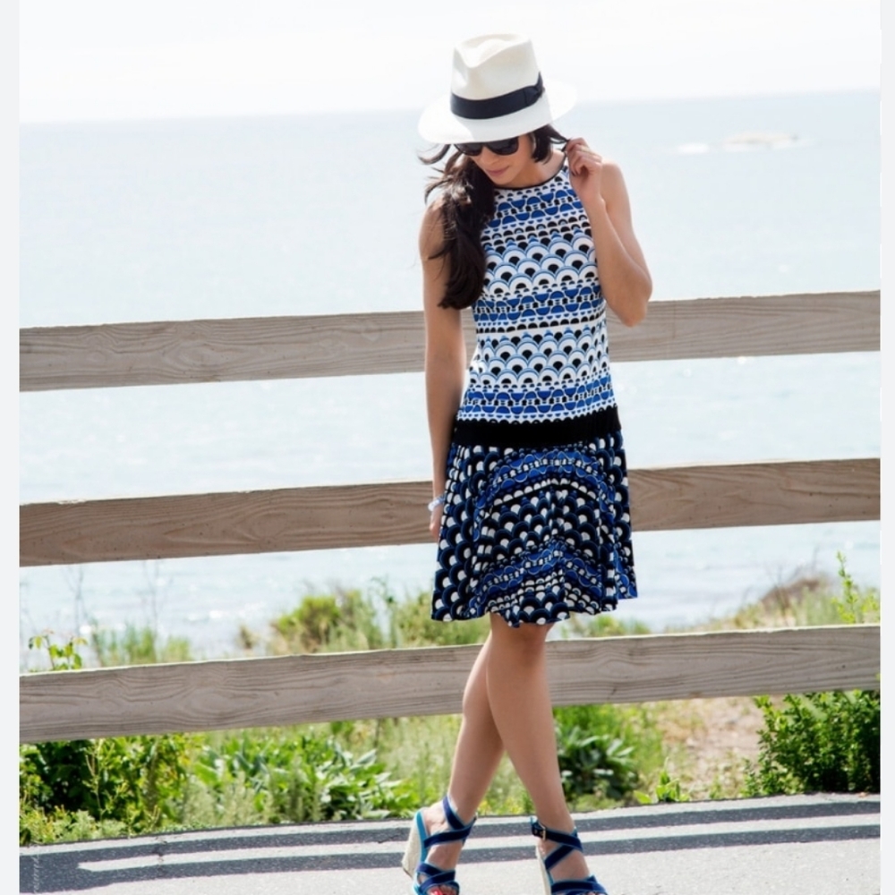 Donna Morgan - Sleeveless Dress - 6 - LN